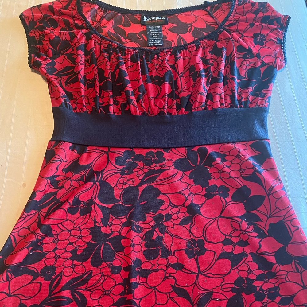 Women’s red/black patterned blouse, black sparkle